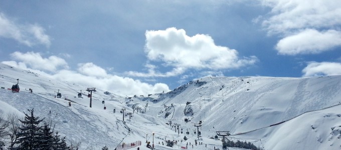 Ya se esquía en Sierra Nevada